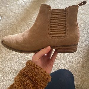 TOMS Women’s Suede Chelsea Boot